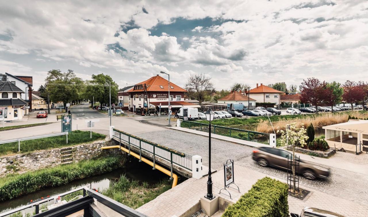 Monarchia Apartman Grand Mosonmagyarovar Bagian luar foto