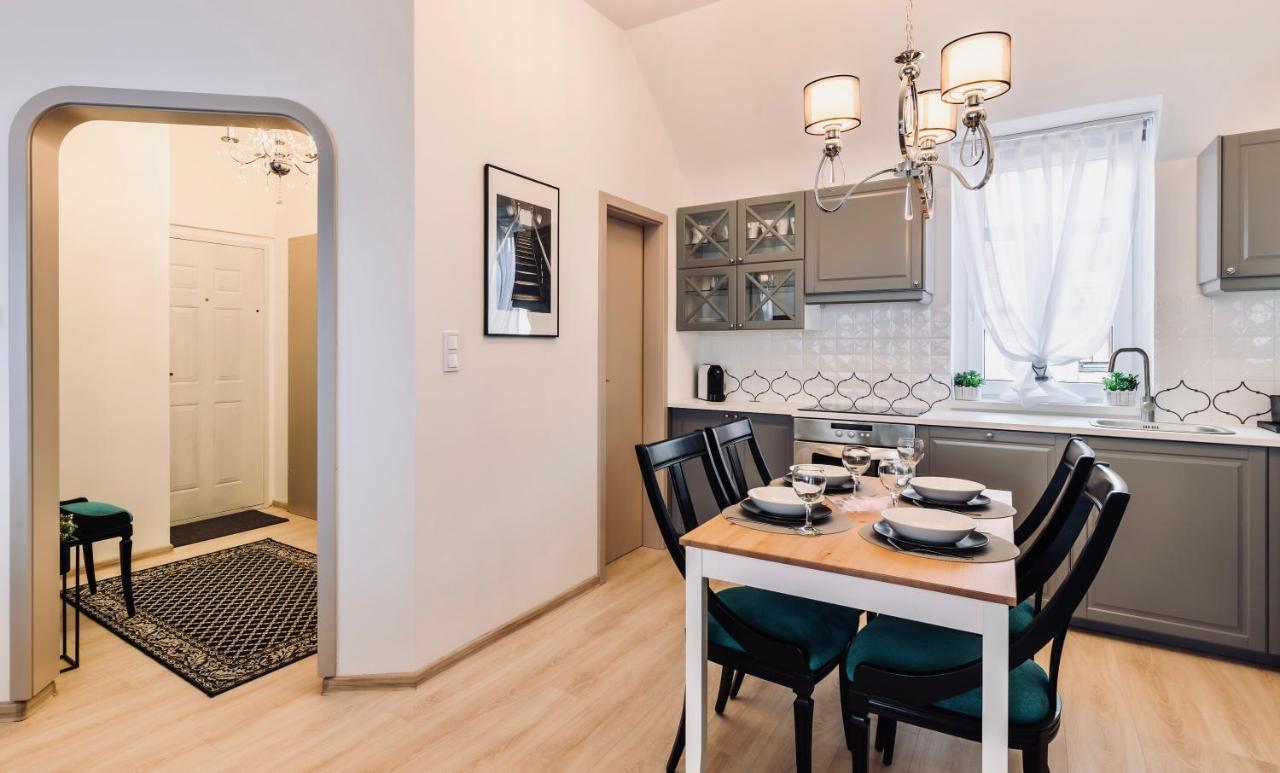 Monarchia Apartman Grand Mosonmagyarovar Bagian luar foto